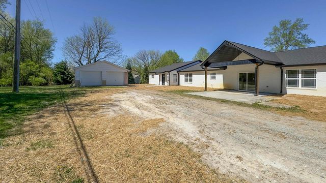 388 Edgewater Avenue, Dayton, TN 37321