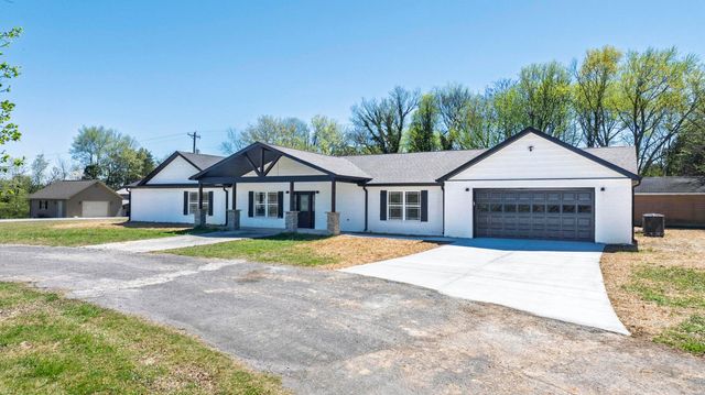 388 Edgewater Avenue, Dayton, TN 37321