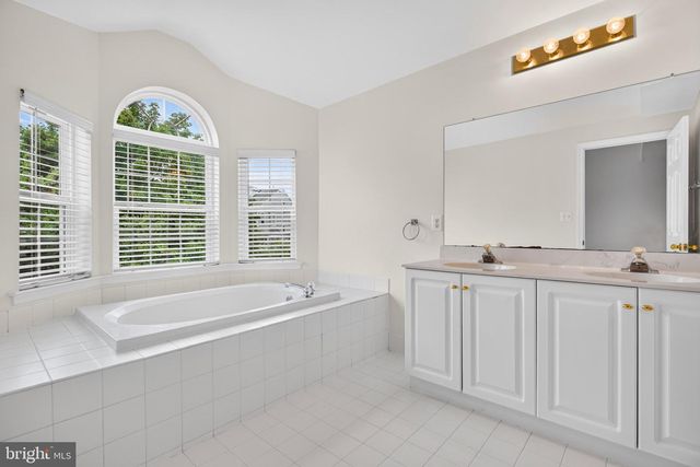 102 ASHLEY WAY, Plymouth Meeting, PA 19462