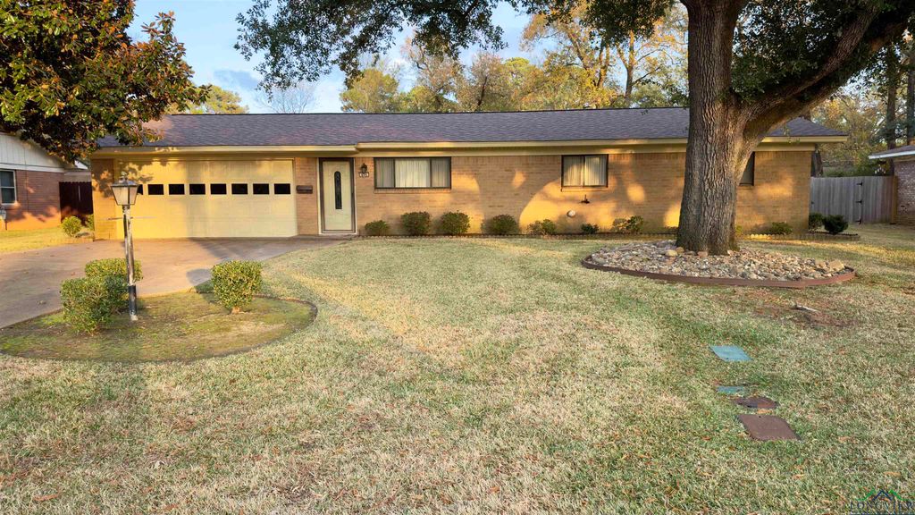 406 northwest, Longview, TX 75604