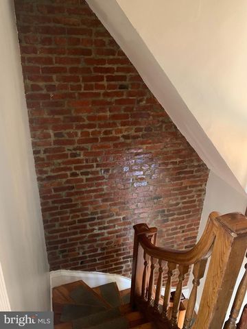 15 SEATON PL NW #1, Washington, DC 20001