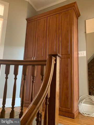 15 SEATON PL NW #1, Washington, DC 20001