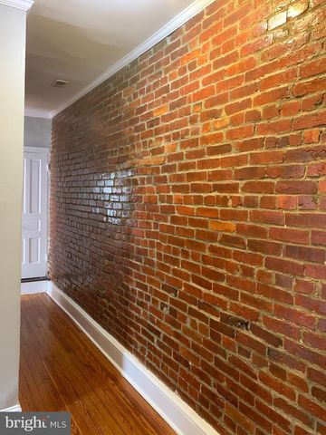 15 SEATON PL NW #1, Washington, DC 20001