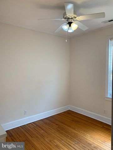 15 SEATON PL NW #1, Washington, DC 20001