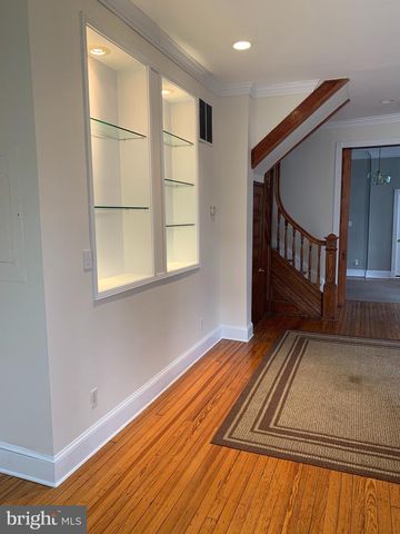 15 SEATON PL NW #1, Washington, DC 20001