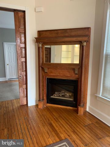 15 SEATON PL NW #1, Washington, DC 20001