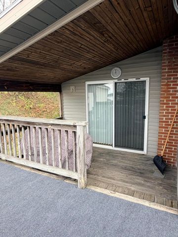 1413 Laurabelle Drive, Johnstown Twp, MI 49017