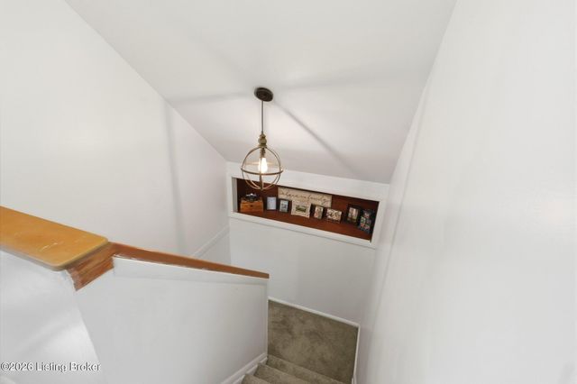 9409 Sue Helen Dr, Louisville, KY 40299