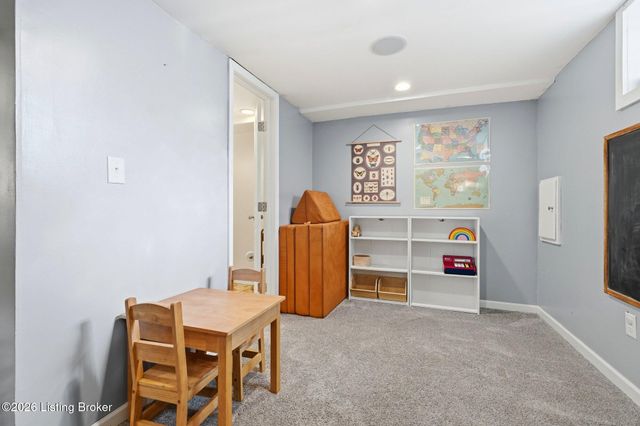9409 Sue Helen Dr, Louisville, KY 40299