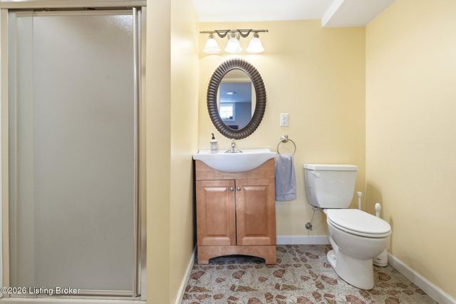 9409 Sue Helen Dr, Louisville, KY 40299
