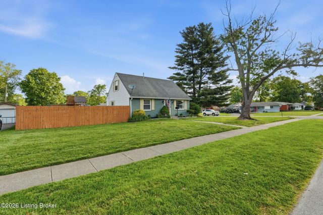 9409 Sue Helen Dr, Louisville, KY 40299
