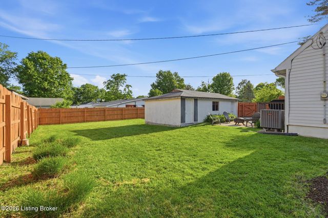 9409 Sue Helen Dr, Louisville, KY 40299