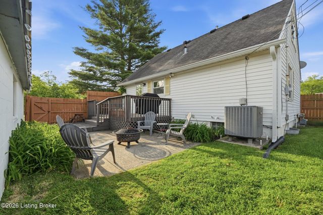 9409 Sue Helen Dr, Louisville, KY 40299