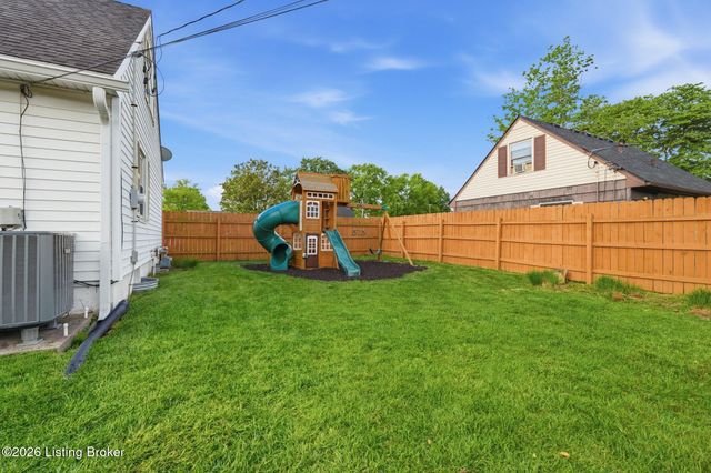 9409 Sue Helen Dr, Louisville, KY 40299