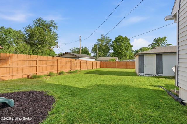 9409 Sue Helen Dr, Louisville, KY 40299