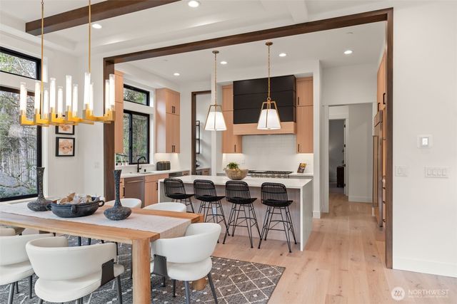 7329 151st Avenue NE, Redmond, WA 98052