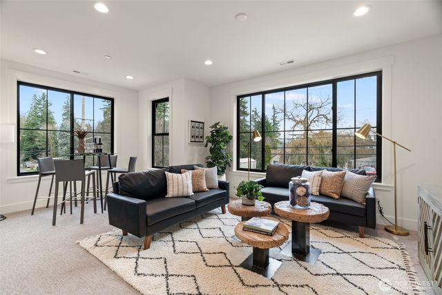 7329 151st Avenue NE, Redmond, WA 98052