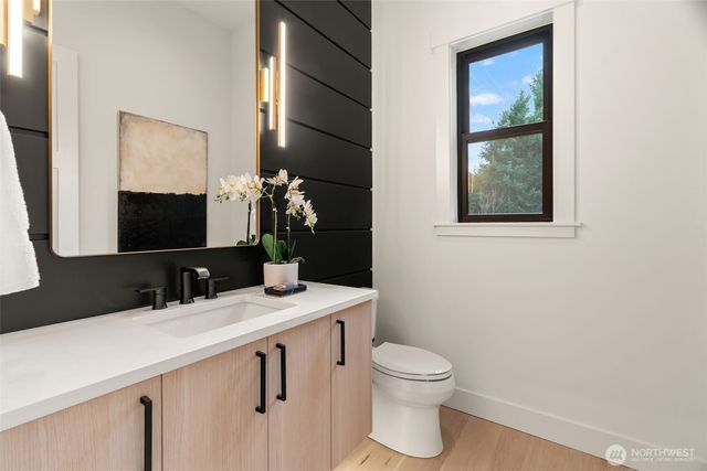 7329 151st Avenue NE, Redmond, WA 98052