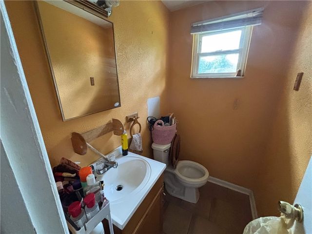 7980 Aber Rd, Penn Hills, PA 15147