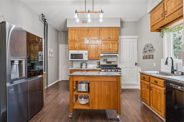 300 E Union Street, Manchester, IA 52057