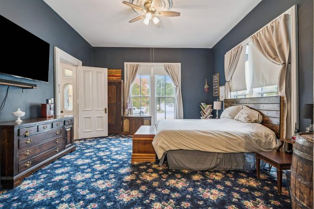 300 E Union Street, Manchester, IA 52057