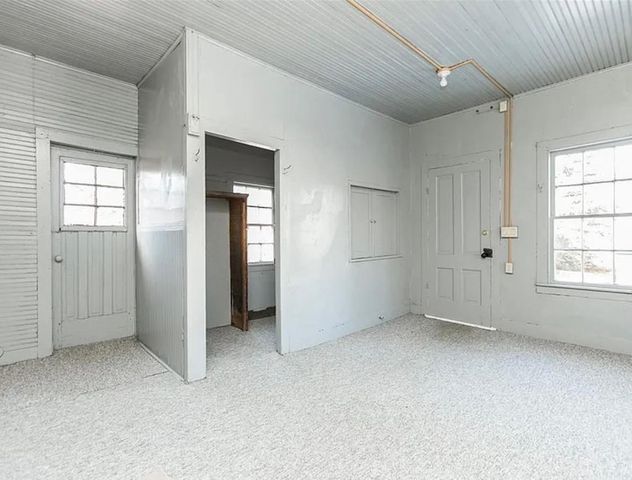 300 E Union Street, Manchester, IA 52057