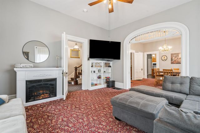 300 E Union Street, Manchester, IA 52057