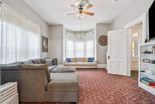 300 E Union Street, Manchester, IA 52057