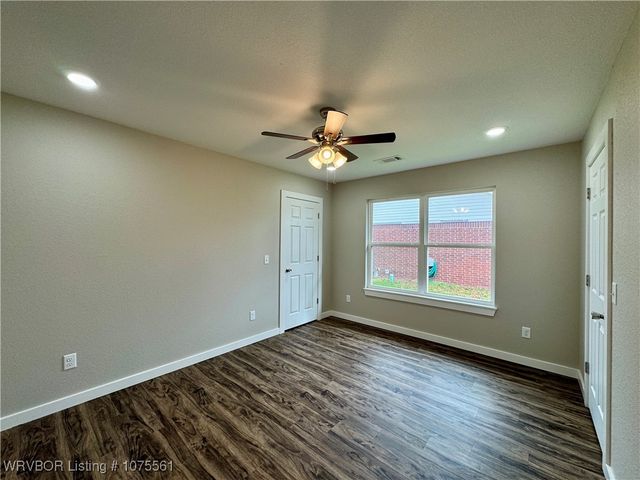 410 Deer-Run Road, Muldrow, OK 74954