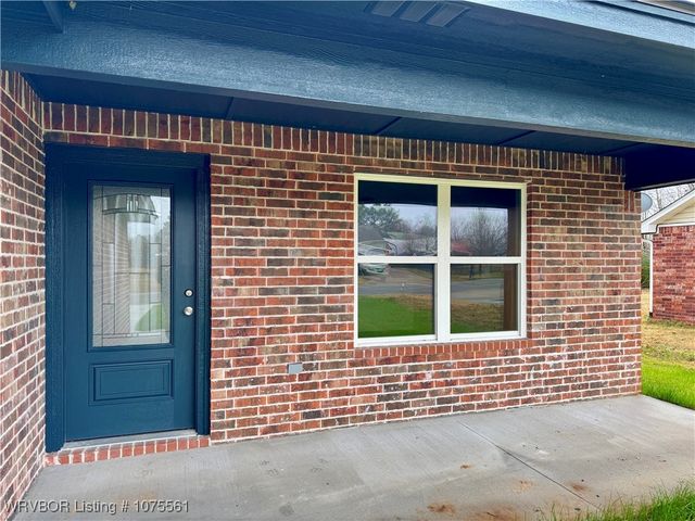 410 Deer-Run Road, Muldrow, OK 74954