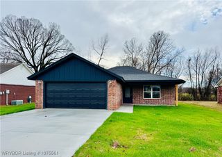 410 Deer-Run Road, Muldrow, OK 74954