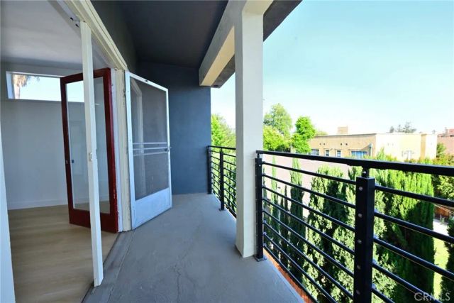 425 N Raymond Avenue, Pasadena, CA 91103