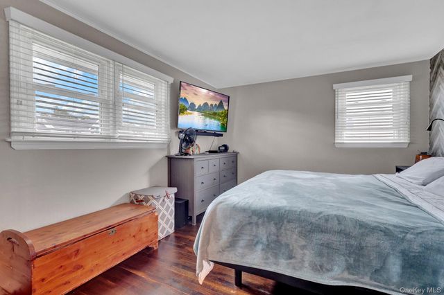 96 Washington Avenue, Islip Terrace, NY 11752