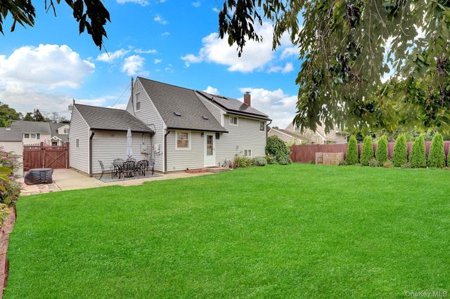 96 Washington Avenue, Islip Terrace, NY 11752