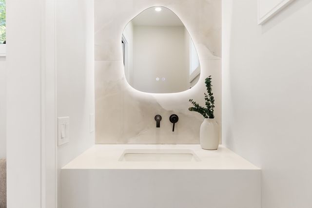 12 Pennsylvania 12, Newton, MA 02461