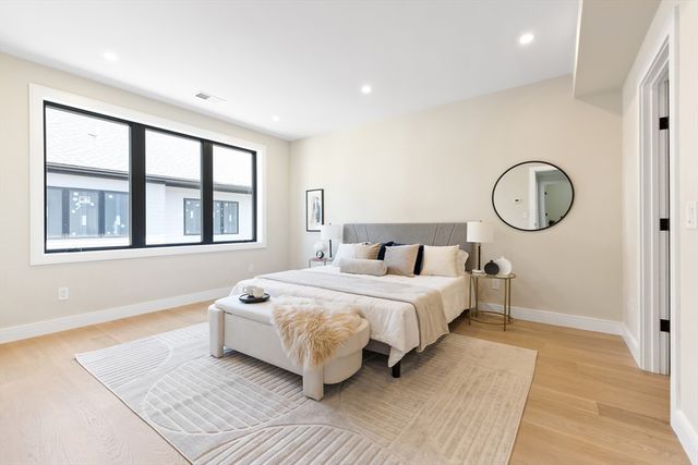 12 Pennsylvania 12, Newton, MA 02461