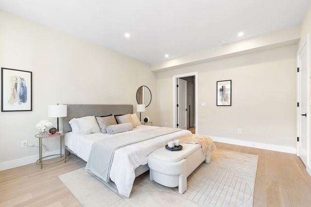 12 Pennsylvania 12, Newton, MA 02461