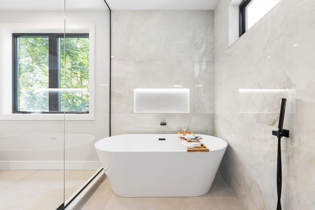 12 Pennsylvania 12, Newton, MA 02461