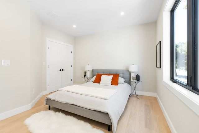 12 Pennsylvania 12, Newton, MA 02461