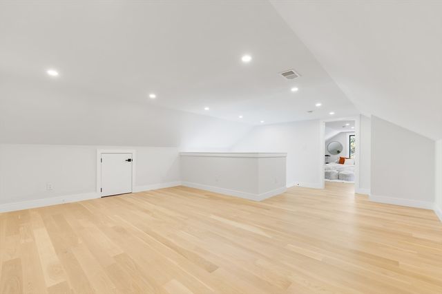 12 Pennsylvania 12, Newton, MA 02461