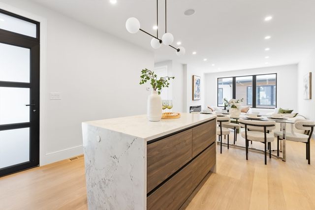 12 Pennsylvania 12, Newton, MA 02461