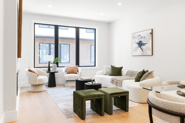 12 Pennsylvania 12, Newton, MA 02461