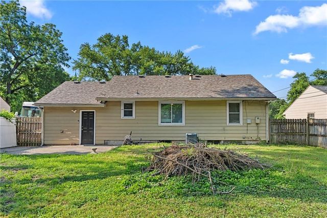 8606 E 79 th Street, Kansas City, MO 64138