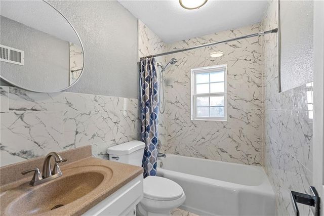 8606 E 79 th Street, Kansas City, MO 64138
