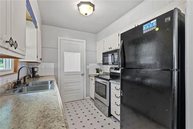 8606 E 79 th Street, Kansas City, MO 64138