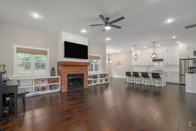 676 Greer Avenue, Nixa, MO 65714