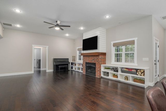 676 Greer Avenue, Nixa, MO 65714