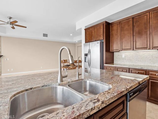 568 Via Pueblo, Riverside, CA 92507