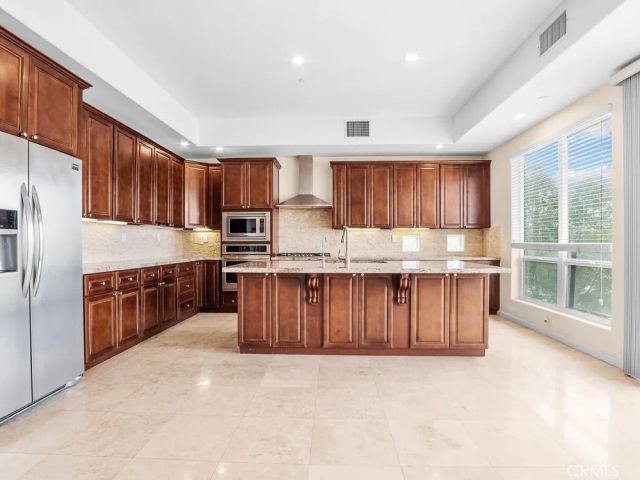 568 Via Pueblo, Riverside, CA 92507
