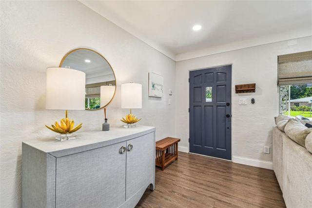 2700 52ND WAY N, St Petersburg, FL 33710